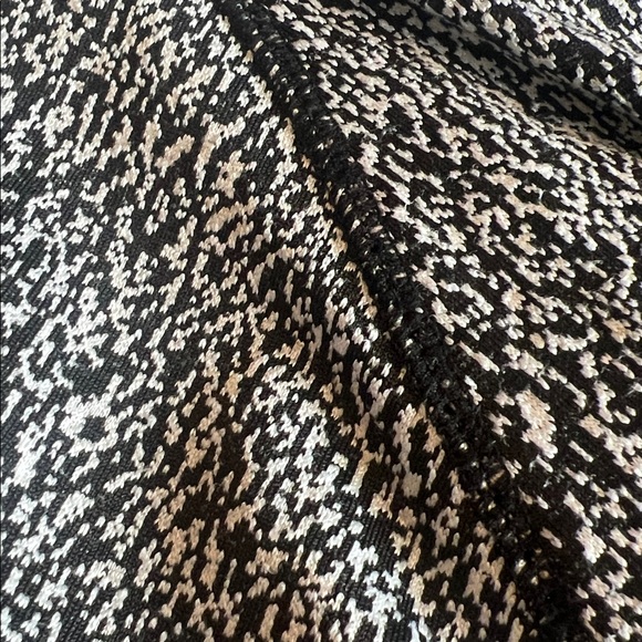 Avia Black White Quarter Zip Pullover Thumb Hole Cuffs Zip Pockets Size M (8-10) - Picture 5 of 14